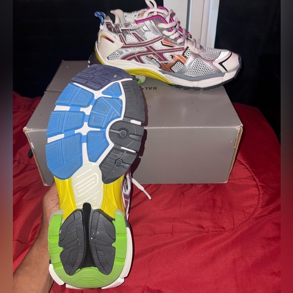 balenciaga runnrs - Picture 6 of 6